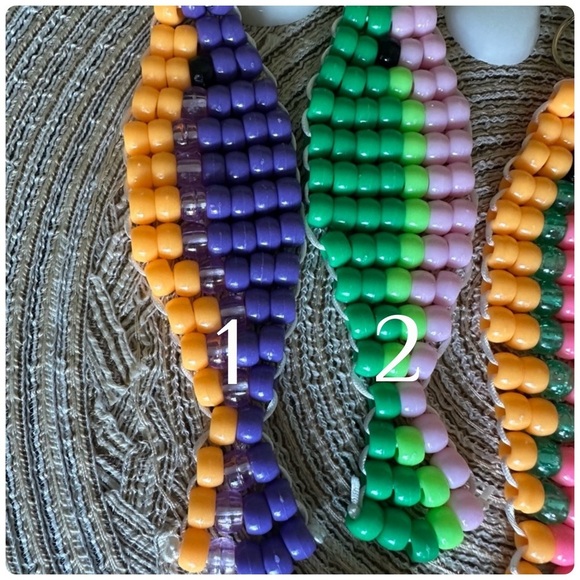 Large Beaded Fish Bag Tote Charm
Accessories 90's Beaded Keychain🐠 - Picture 3 of 4